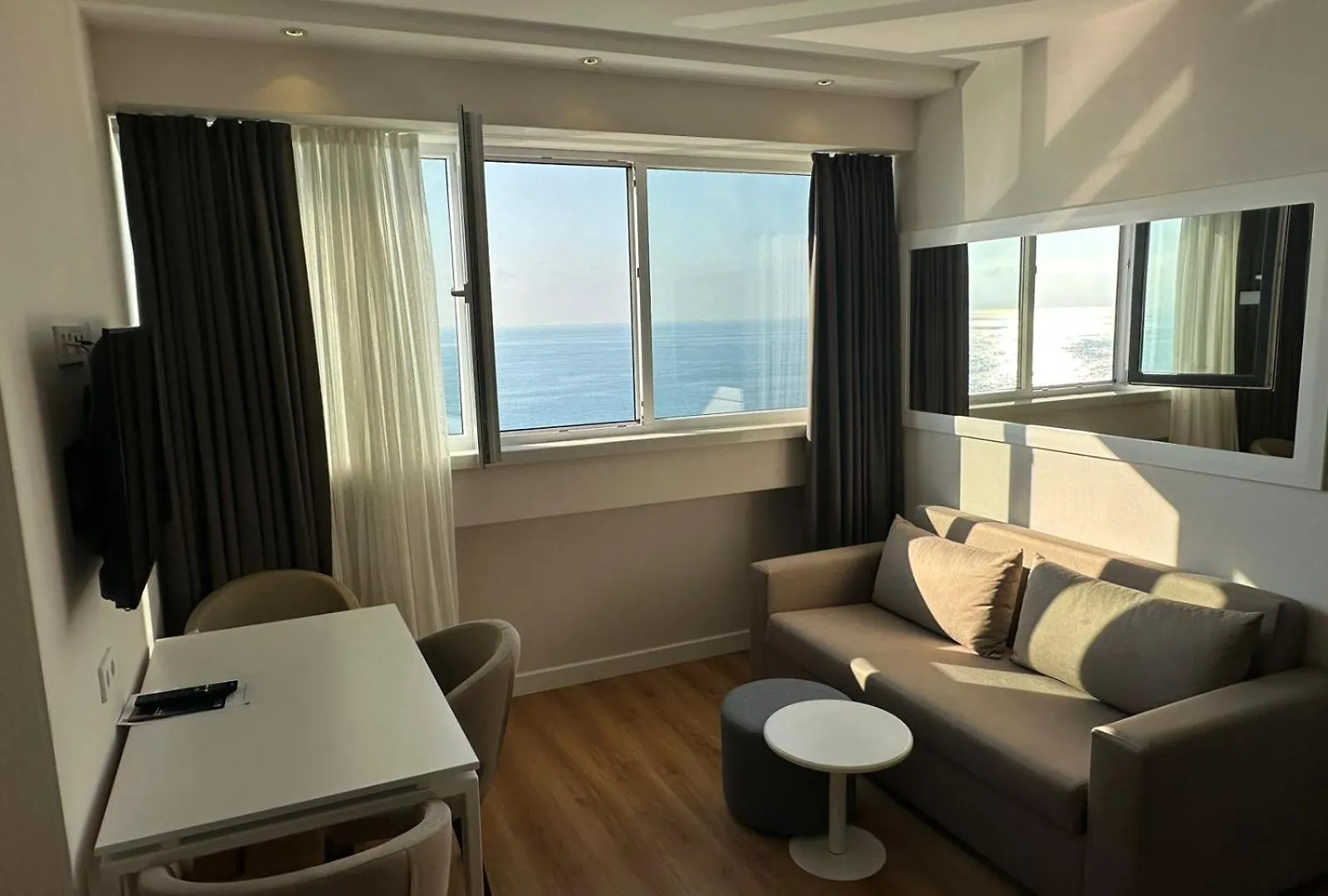 Sea View Alliance Palace Lejlighed Batumi Georgien